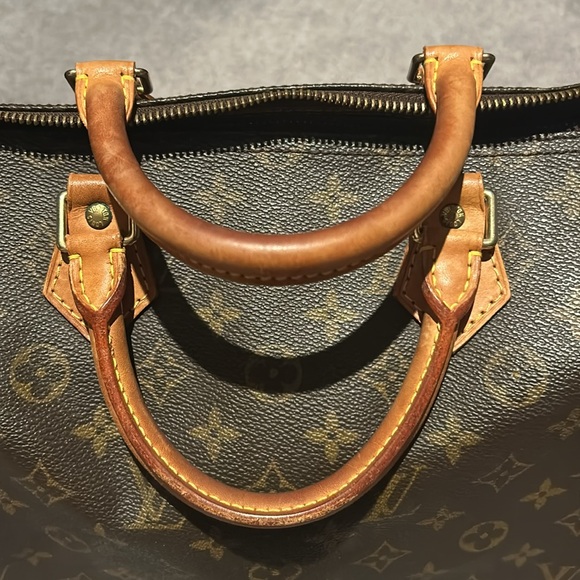 Louis Vuitton Speedy 35 in like new condition. GORGEOUS bag!!! - Picture 13 of 13